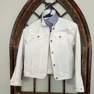 Vineyard Vines girls white denim jacket
